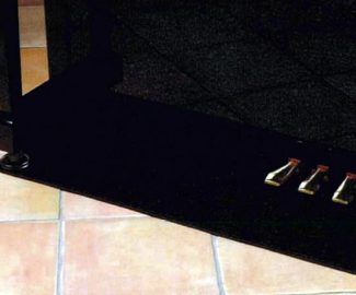 Traditional upright heat protection mat